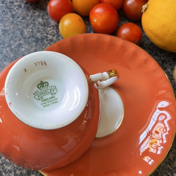 Vintage Aynsley bone China cup & saucer - Picture 4 of 11